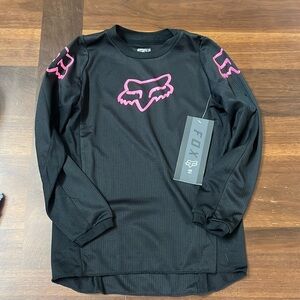 Youth Girls Fox racing long sleeved shirt. Never worn